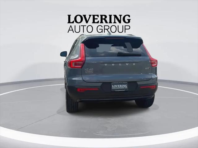2023 Volvo XC40 B5 Plus Dark Theme
