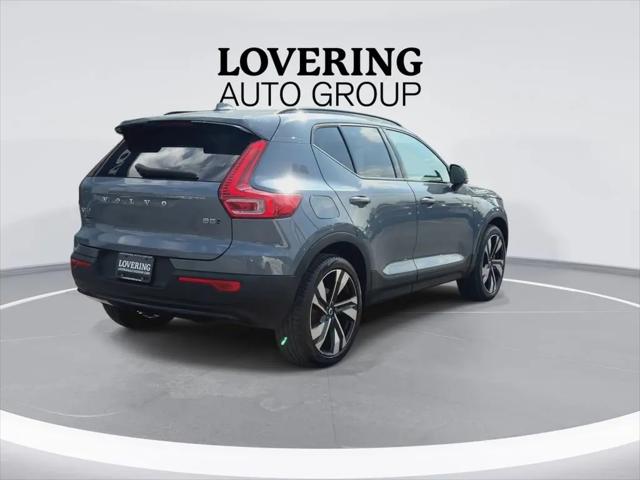2023 Volvo XC40 B5 Plus Dark Theme