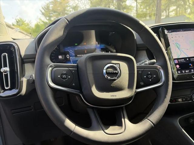 2023 Volvo XC40 B5 Plus Dark Theme