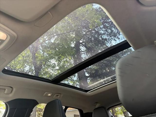 2023 Volvo XC40 B5 Plus Dark Theme