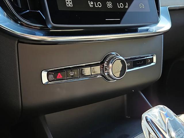 2026 Volvo XC90 Plug-In Hybrid Plus, T8 AWD, Electric/Gasoline, Bright, 7 Seats