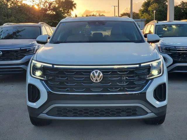 2026 Volkswagen Atlas Cross Sport SE with Technology