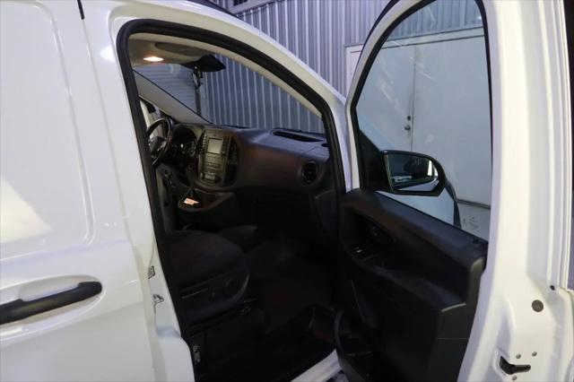2016 Mercedes-Benz Metris Standard