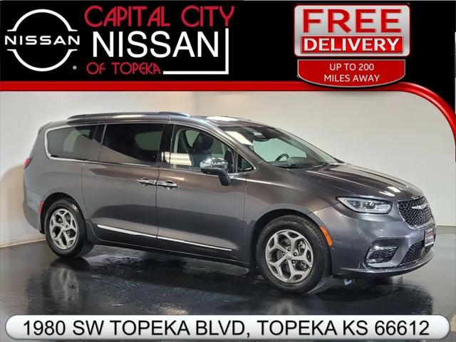 2022 Chrysler Pacifica Limited for sale in Topeka, KS