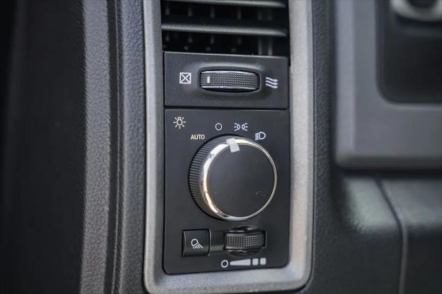 2017 Ram 3500 Tradesman Crew Cab 4x4 8' Box
