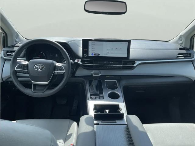 2025 Toyota Sienna XLE