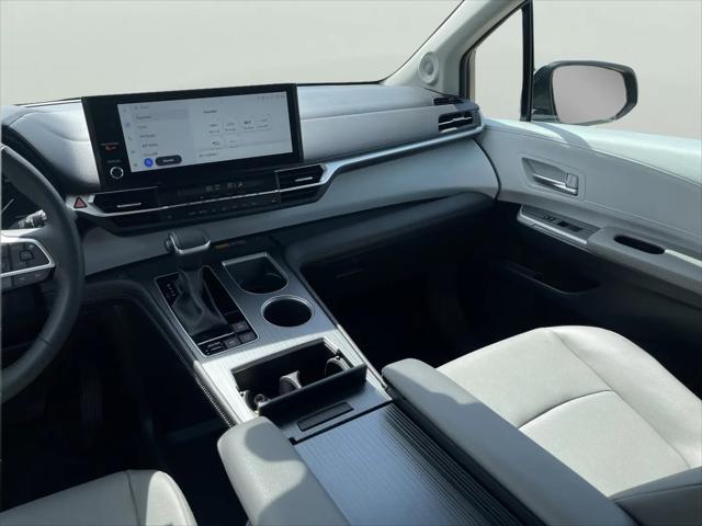 2025 Toyota Sienna XLE