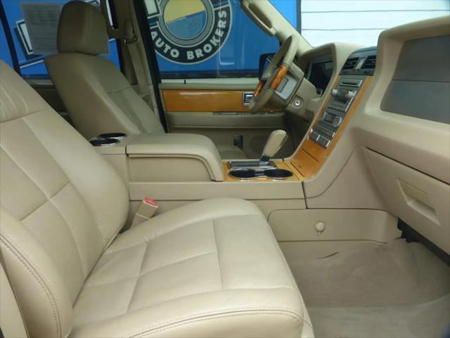 2008 Lincoln Navigator Standard