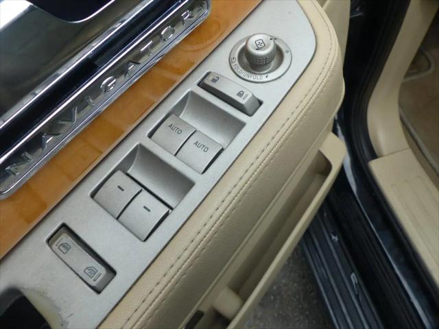 2008 Lincoln Navigator Standard