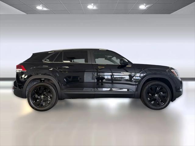 2026 Volkswagen Atlas Cross Sport SE with Technology
