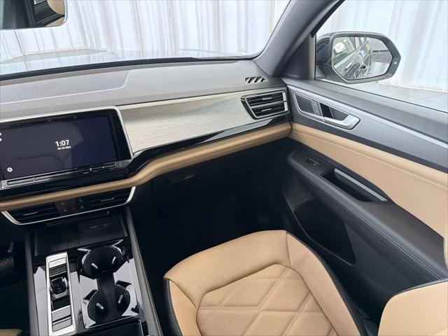 2026 Volkswagen Atlas Cross Sport SE with Technology