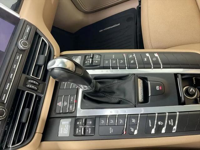 2019 Porsche Macan Macan