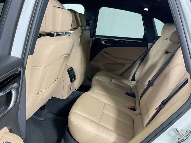2019 Porsche Macan Macan