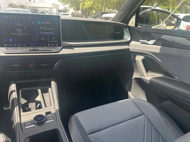 2026 Volkswagen Tiguan SE R-Line Black