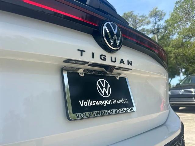 2026 Volkswagen Tiguan SE R-Line Black