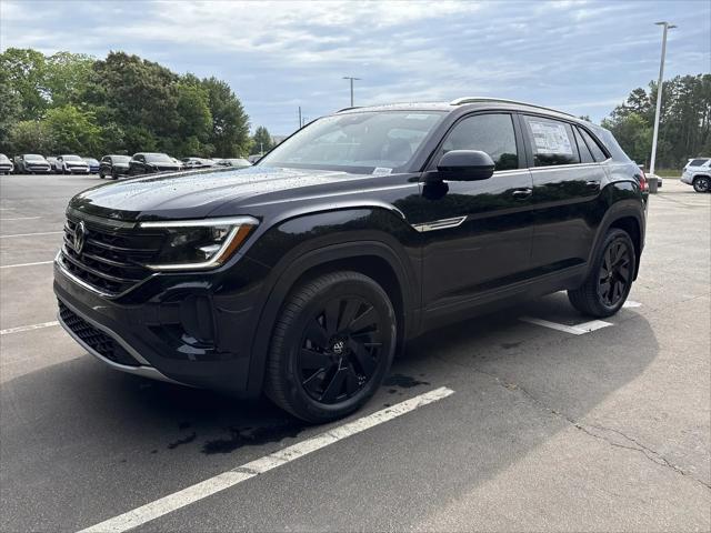 2026 Volkswagen Atlas Cross Sport SE with Technology
