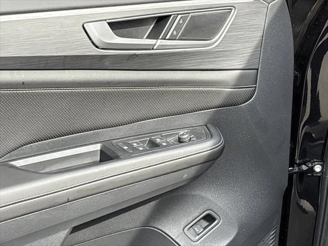 2026 Volkswagen Atlas Cross Sport SE with Technology
