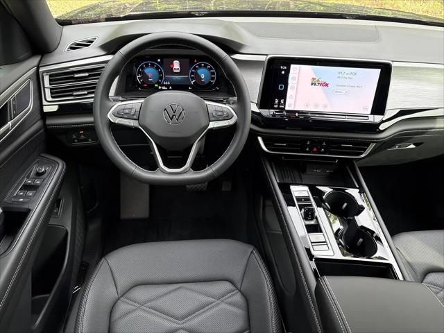 2026 Volkswagen Atlas Cross Sport SE with Technology