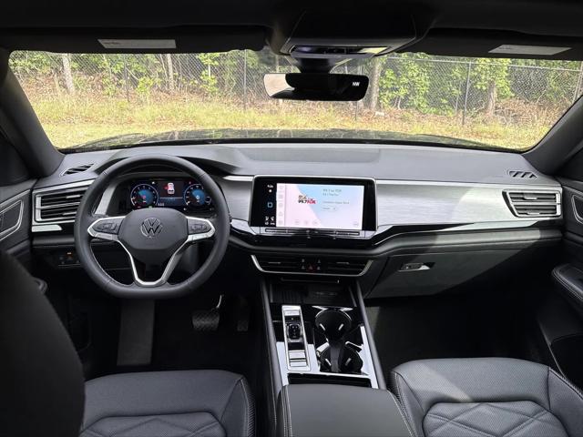 2026 Volkswagen Atlas Cross Sport SE with Technology