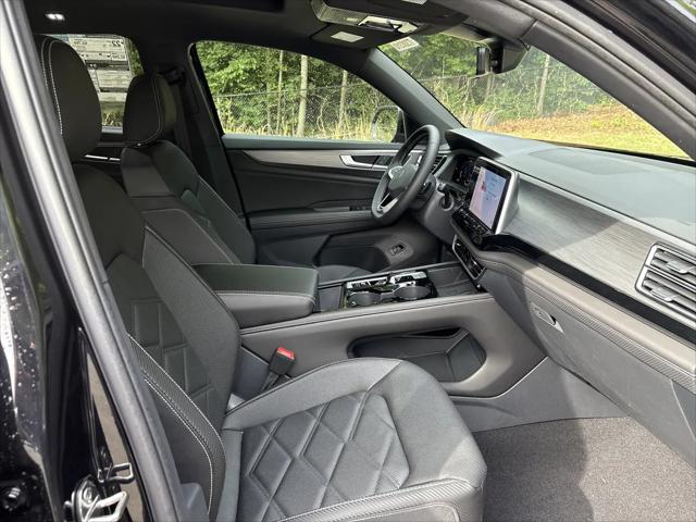 2026 Volkswagen Atlas Cross Sport SE with Technology