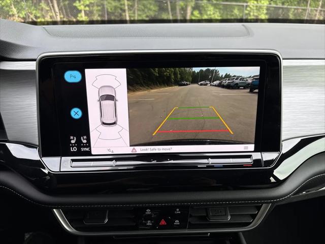 2026 Volkswagen Atlas Cross Sport SE with Technology