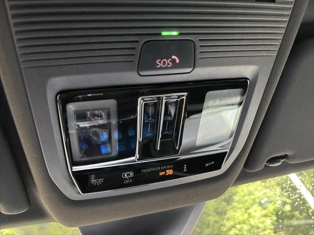 2026 Volkswagen Atlas Cross Sport SE with Technology