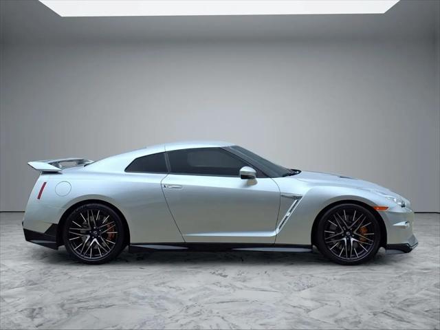 2024 Nissan GT-R Premium Dual-clutch 6-Speed Transmission