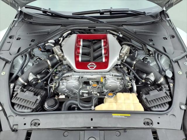 2024 Nissan GT-R Premium Dual-clutch 6-Speed Transmission