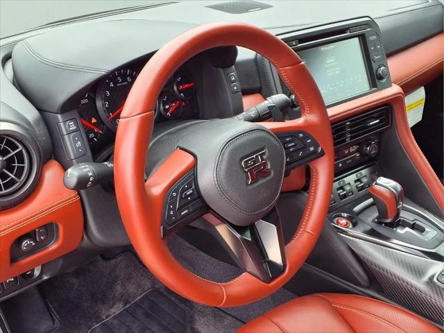 2024 Nissan GT-R Premium Dual-clutch 6-Speed Transmission
