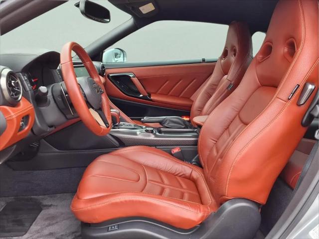 2024 Nissan GT-R Premium Dual-clutch 6-Speed Transmission