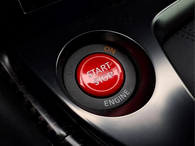 2024 Nissan GT-R Premium Dual-clutch 6-Speed Transmission