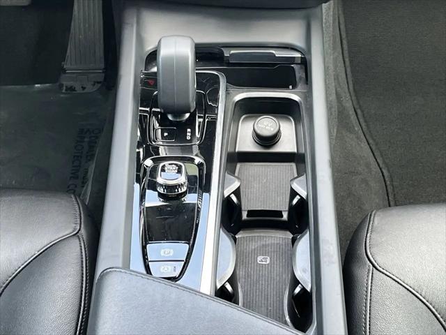 2024 Volvo S60 B5 Core Dark Theme