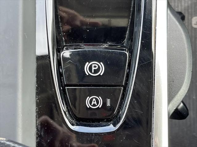 2024 Volvo S60 B5 Core Dark Theme