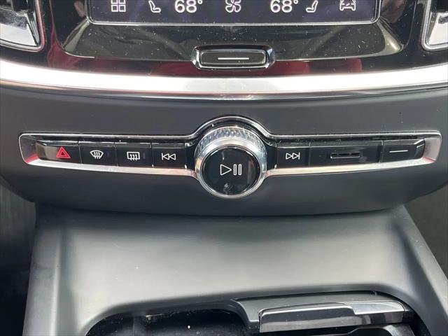 2024 Volvo S60 B5 Core Dark Theme
