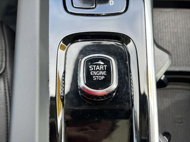 2024 Volvo S60 B5 Core Dark Theme