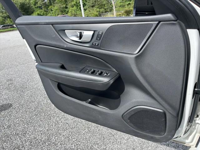 2024 Volvo S60 B5 Core Dark Theme