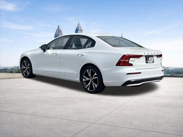 2024 Volvo S60 B5 Core Dark Theme