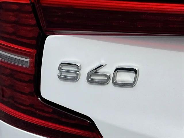 2024 Volvo S60 B5 Core Dark Theme