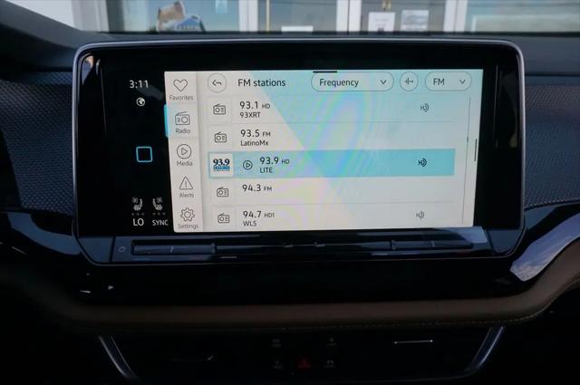 2026 Volkswagen Atlas Cross Sport SEL R-Line Black