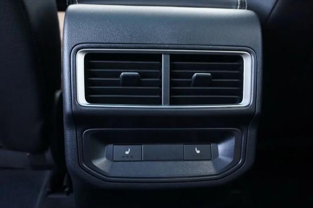 2026 Volkswagen Atlas Cross Sport SEL R-Line Black