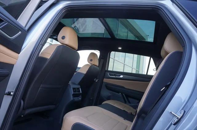 2026 Volkswagen Atlas Cross Sport SEL R-Line Black