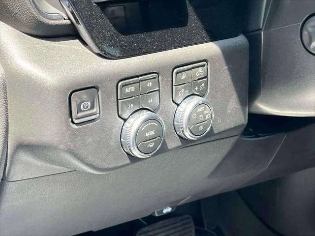 2026 GMC Sierra 1500 Crew Cab, Short Bed, SLT, 4WD