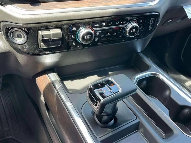 2026 GMC Sierra 1500 Crew Cab, Short Bed, SLT, 4WD