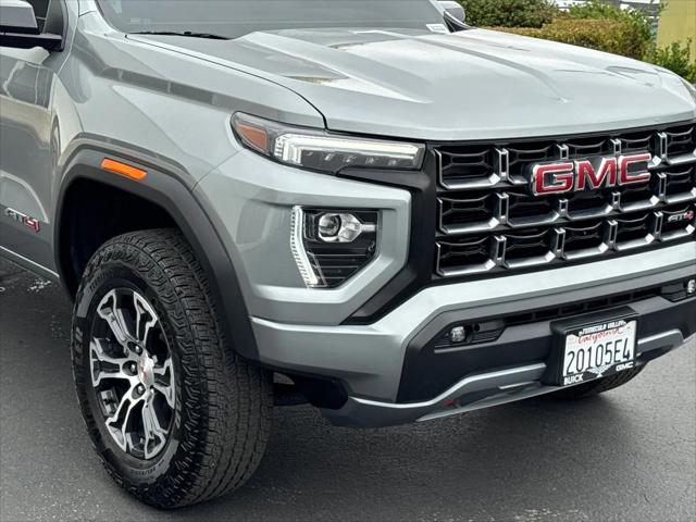 2025 GMC Canyon 4WD AT4