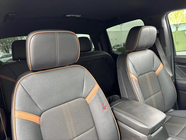 2025 GMC Canyon 4WD AT4