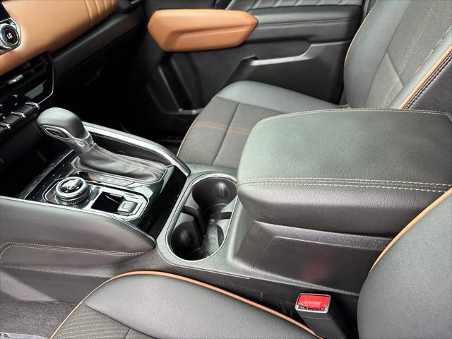 2025 GMC Canyon 4WD AT4