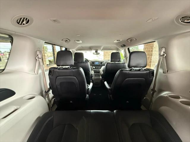 2021 Chrysler Voyager LXI