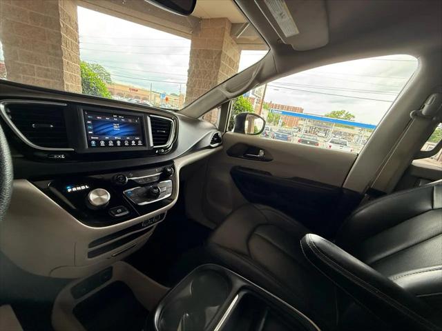 2021 Chrysler Voyager LXI
