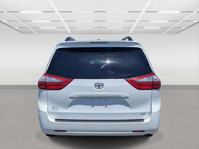 2017 Toyota Sienna LE 8 Passenger