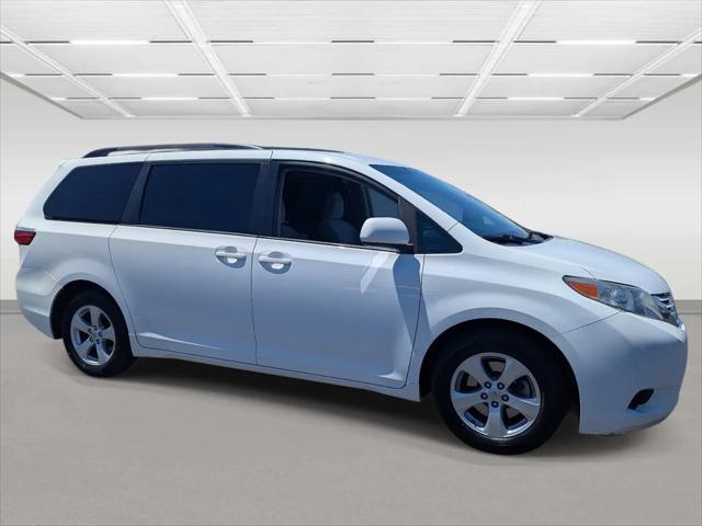 2017 Toyota Sienna LE 8 Passenger